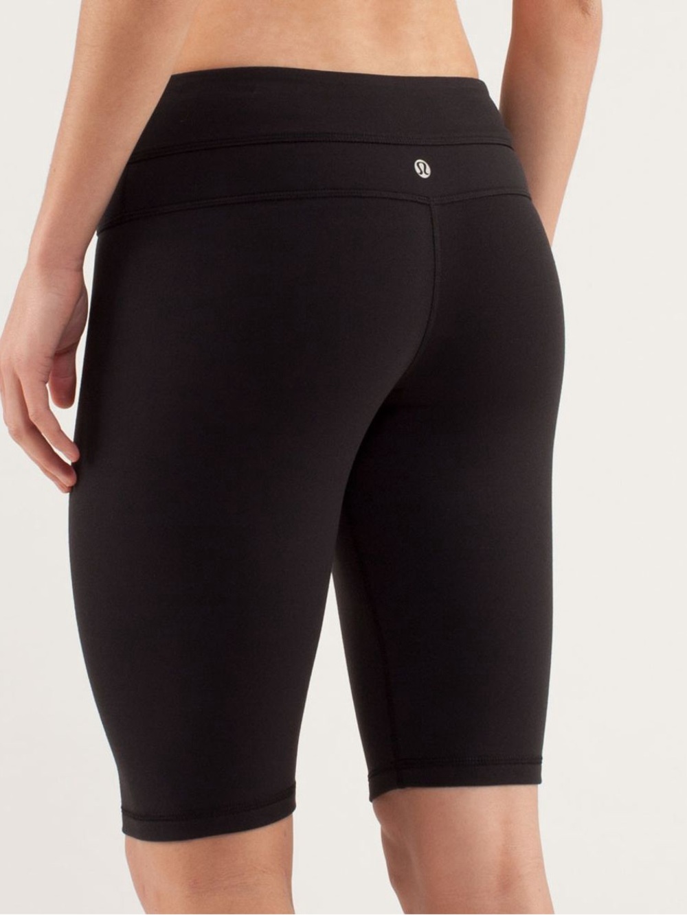 LULULEMON REVERSE GROOVE SHORTS *TALL BLACK WOMEN’S 8